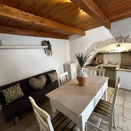 La 9 Guest House 奥斯图尼 外观 照片